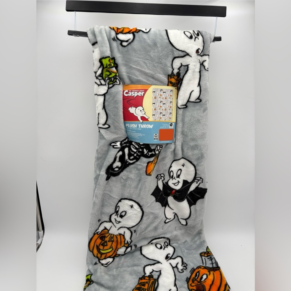 Casper Halloween Costumes Gray Soft Plush Throw Blanket Pumpkin Skeleton Dracula